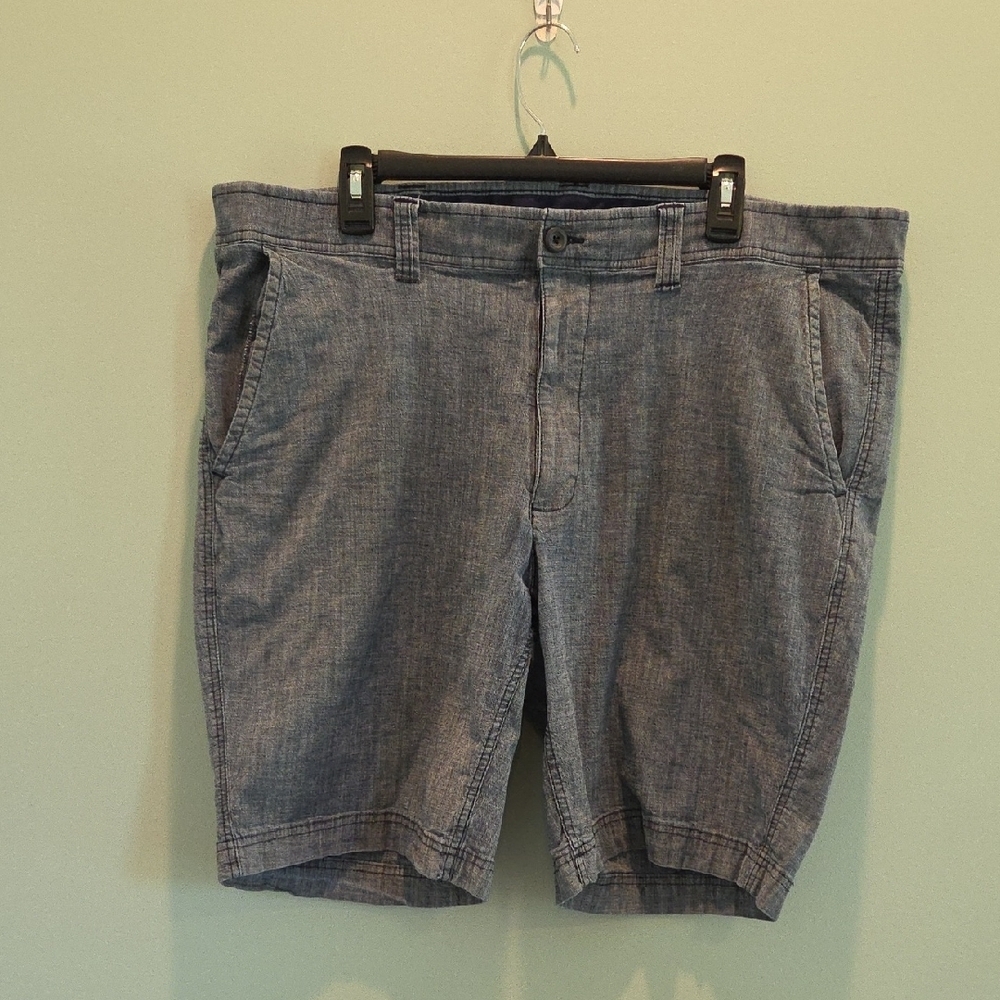 St. John's Bay Comfort Stretch Blue Flat Front Shorts Men's Size 42 10" Inseam